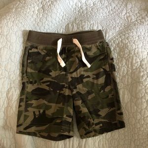 Camo toddler gap shorts size 18 - 24 months